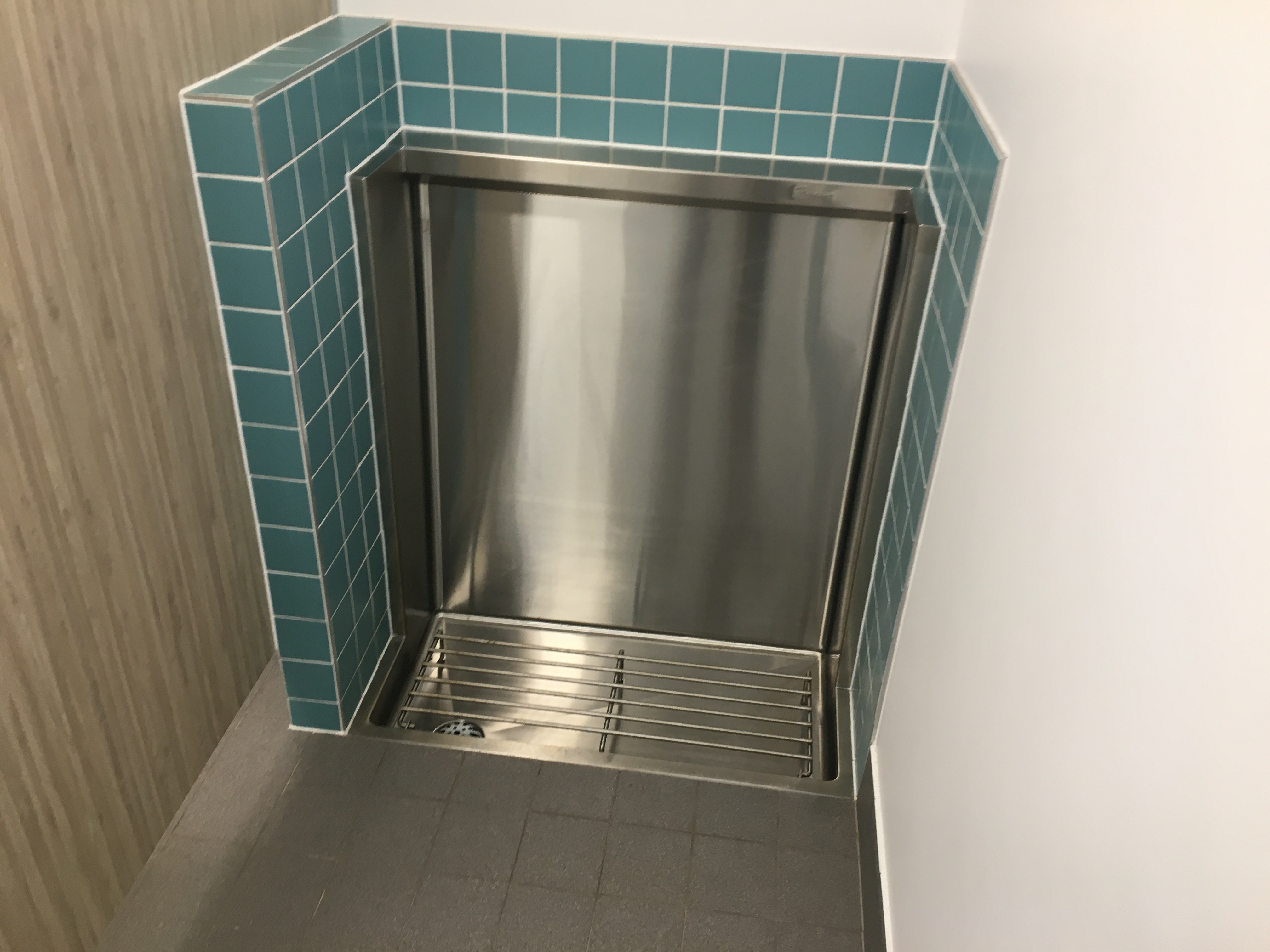 Grate Style Urinal Simcraft Products